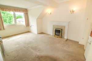 LIVING ROOM- click for photo gallery
